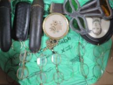 A small tray of collectables