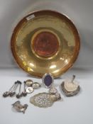 A selection of assorted metalware to include a brass and copper bowl with hammered finish, whisky