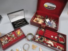 A tray of assorted costume jewellery to include watches, cufflinks etc.