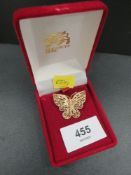 A gold filigree brooch in the form of a butterfly stamped 9K, approx. 3.1g