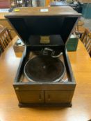 An oak vintage Electrola table top gramophone