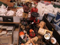 A tray of assorted collectables to include a cast metal novelty pig