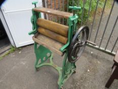 An antique mangle