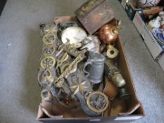 A tray of assorted metal ware etc