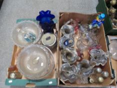 Two trays of assorted glassware to include a Murano style glass clown