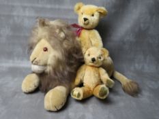 A VINTAGE MERRYTHOUGHT PYJAMA CASE IN THE FORM OF A LION, L 50 cm - not including tail, together