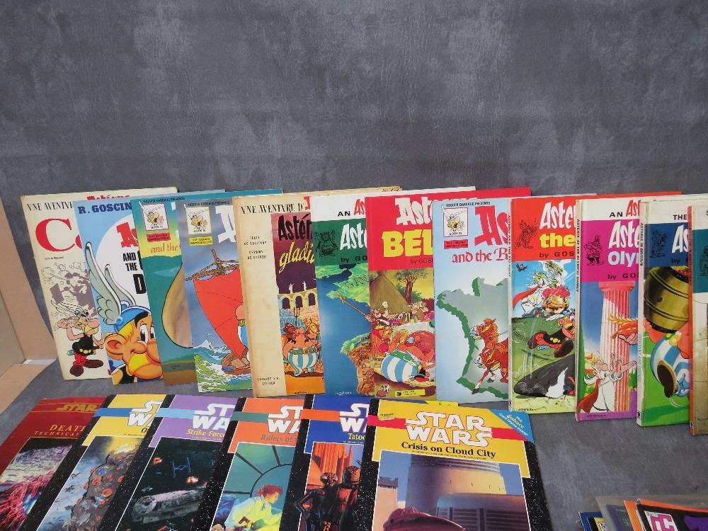 BOX CONTAINING OVER THIRTY MIXED VINTAGE COMICS/MAGAZINES, ten Star Wars books/magazines and - Image 4 of 5