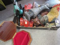 A tray of assorted decorative items to include a resin cockerel