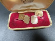 A pair of hallmarked 9 carat gold cuff links approx. weight 4.5g