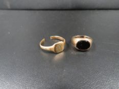 A small hallmarked 9 carat blood stone ring approx. weight 2.7g together with a broken 18 carat gold