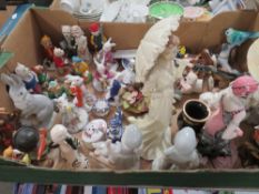 A tray of figures and assorted figurines to include Robert Harrop country companion figures