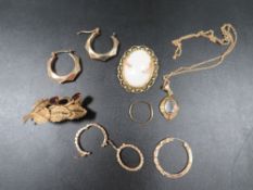A selection of yellow metal unmarked jewellery