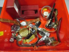 A quantity of mens wristwatches