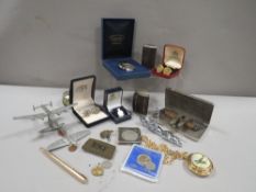 A quantity of collectable items