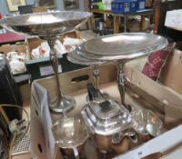 A tray of assorted silver plated ware