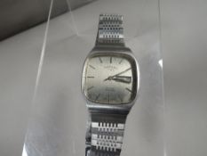 A mens vintage 25 jewels automatic Rotary watch