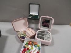 A tray of costume jewellery