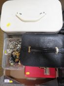 A tray of costume jewellery