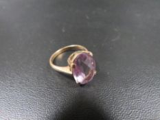 A hallmarked 9 carat gold amethyst ring approx. weight 3.1g