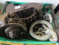 A block and tackle hoist - unchecked