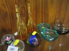 A small selection of decorative glass ware to include paperweights, Caithness etc.