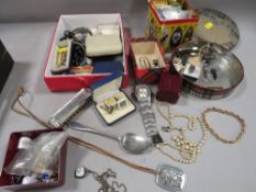 A tray of collectables to include watches, costume jewellery etc