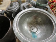 A tray of assorted pewter ware etc