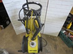 A Karcher B602 pressure washer