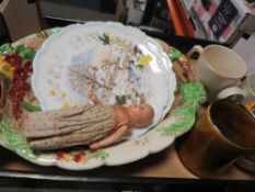 A small tray of collectables ceramics to include Royal Albert Cottage Garden plates