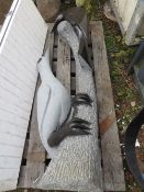 A large stone type statue of two birds on a branch - H 160 cm, W 45 cm