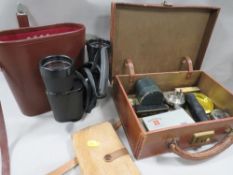 A small leather case of collectables together with a cased set of Carl Zeiss Binoculars