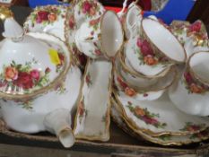 A tray of Royal Albert Old Country Roses tea/dinner ware
