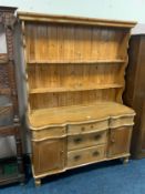 An antique pine kitchen dresser H 191 cm W 137 cm