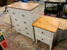 A modern four drawer chest with a bedside chest. (2)