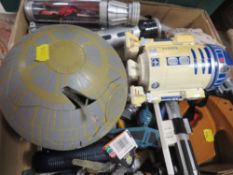 A tray of unboxed Star Wars items to include R2D2, lightsabers, space craft etc