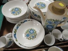 A tray of retro J & G Meakin coffee and dinner ware
