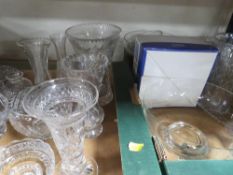 Two trays of assorted glass ware to include crystal dishes