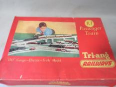 A Triang boxed R1 passenger train