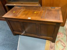 An oak blanket box W 91 cm