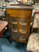 A small vintage oak glazed bookcase W 54 cm