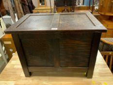 A small oak blanket box W 66 cm
