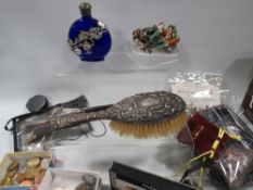 A tray of assorted collectables to include coins, watches etc