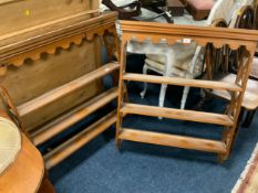 A pair of pine hanging shelves 96 x 80 cm. (2)