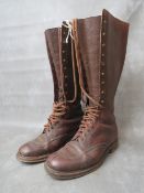 A PAIR OF WW2 BRITISH OFFICERS BROWN LEATHER FIELD BOOTS