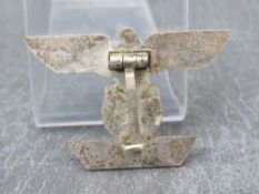 WW2 IRON CROSS SPANGE / CLASP MARKED L2