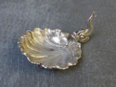 SILVER LEAF AND DOLPHIN CADDY SPOON BY GEORGE UNITE, Birmingham 1871, L 6.5 cm