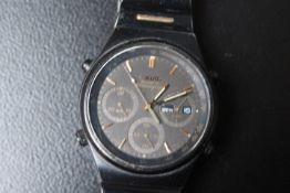 A SEIKO BLACK FACE MULTI DIAL DAY / DATE CHRONOGRAPH, Dia. 3 cm