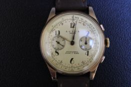 AN 18 CARAT GOLD ACTUA ANTIMAGNETIC 17 RUBIS CHRONOGRAPH WRIST WATCH, on new leather strap, Dia 4