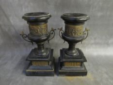 A PAIR OF 19TH CENTURY GRAND TOUR MARBLE URNS, H 28 cm
