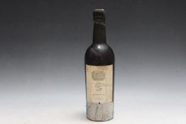 1 BOTTLE OF WINE SOCIETY 1963 VINTAGE PORT, just in neck